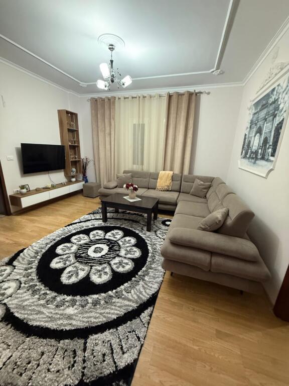 Apartament 3+1 me qira prane Bulevardit te Ri