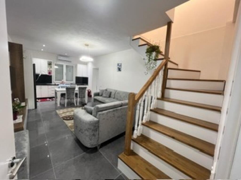 Jepet apartment 4+2 ne sauk super mobilim