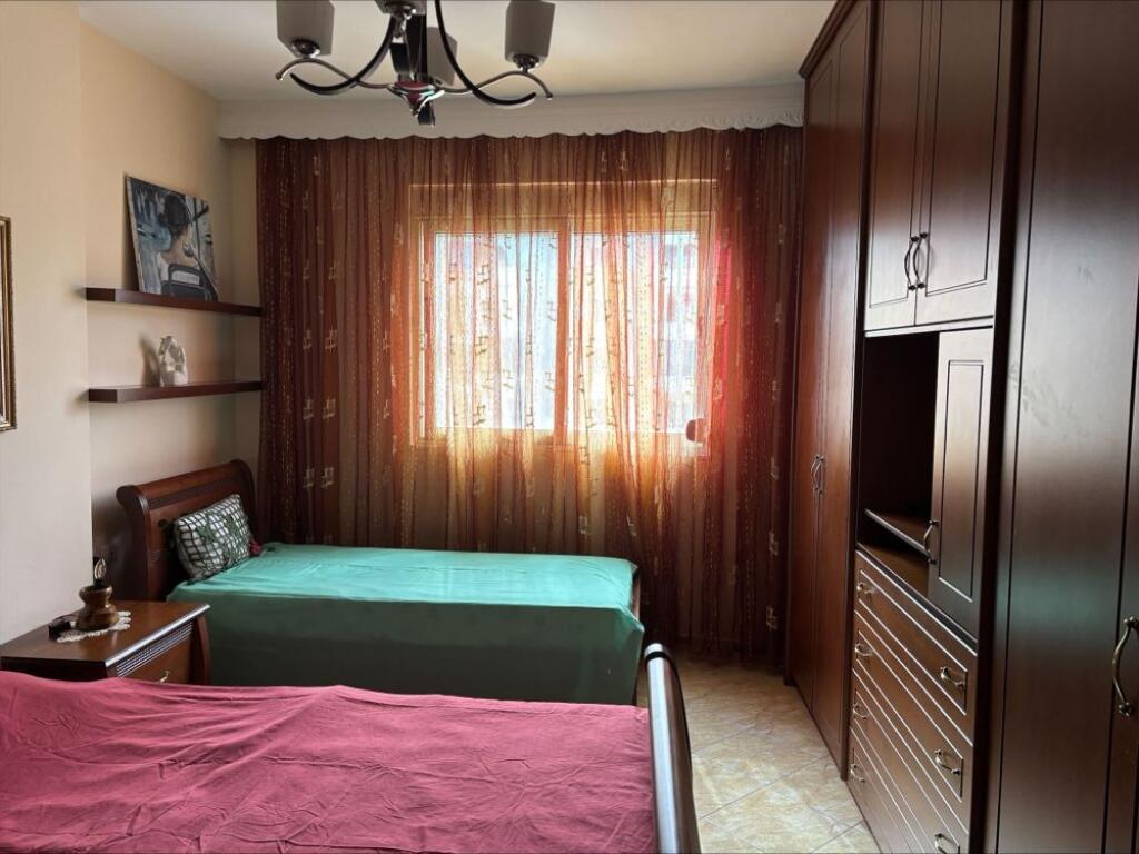 Jepet Apartament Me Qera , Ne Vlore