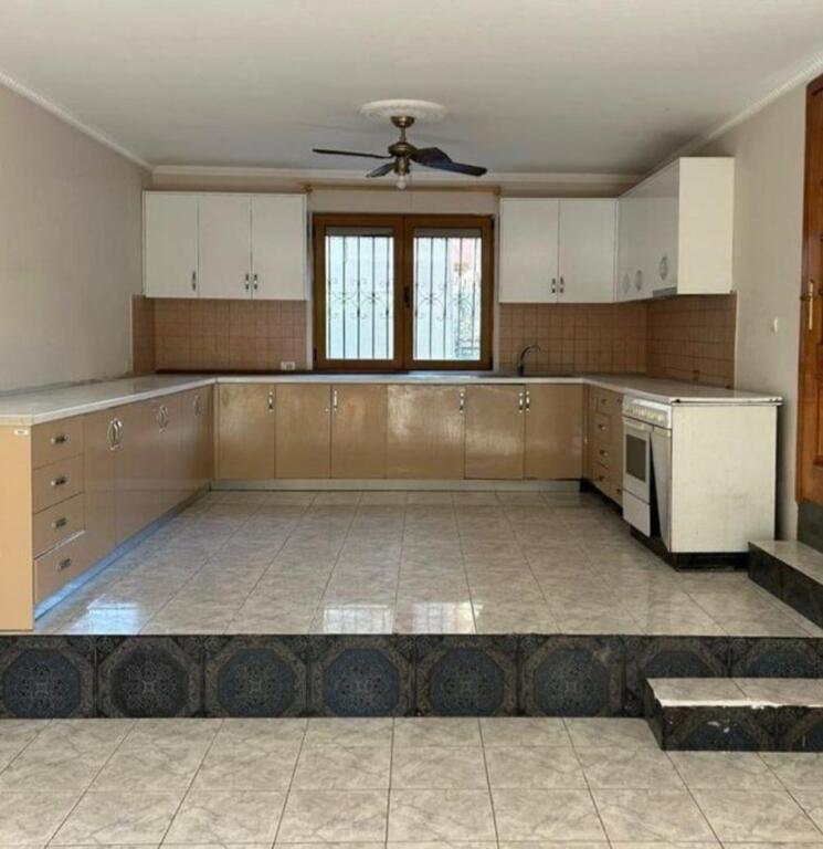 SHITET VILE NE KOMUNEN E PARISIT