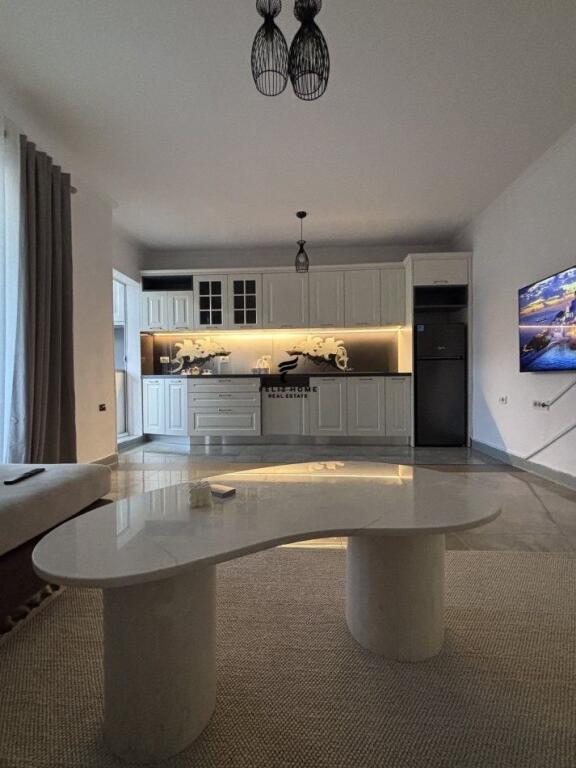 APARTAMENT ME QERA 2+1 ALI DEMI 750 EURO