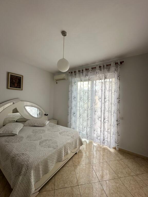 Kopshti Zoologjik 3+1 me verande/ Qera