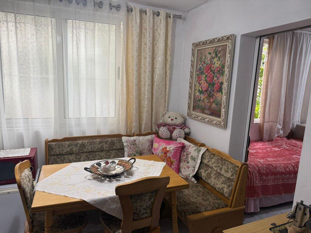 Appartamento +studio in Affitto a Oxhaku, Tirana