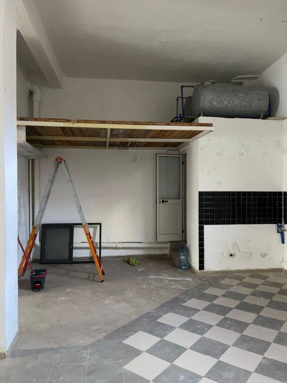 🏢 STORE FOR RENT ON EGNATIA STREET, DURRES