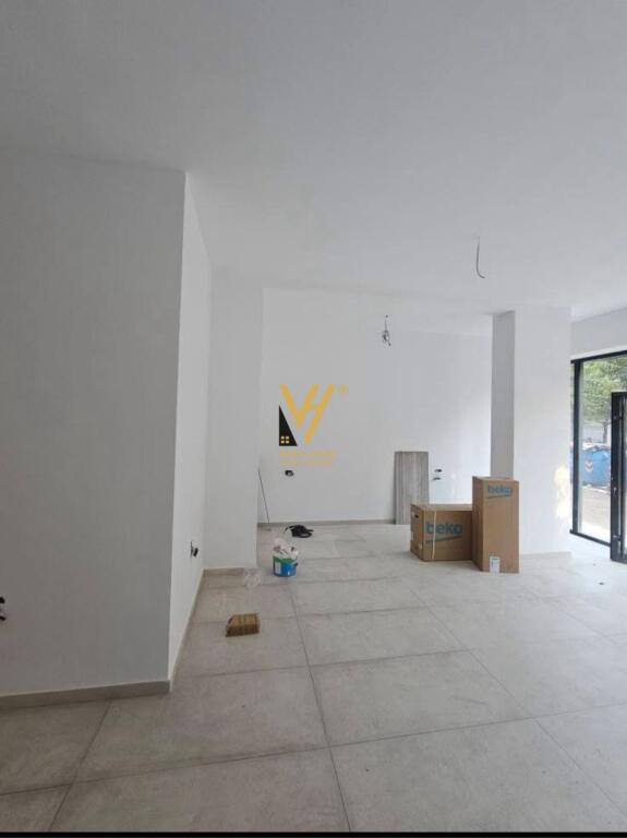 BUSINESS PREMISES 60 M2 FOR RENT IN DON BOSKO 50,000 LEKE