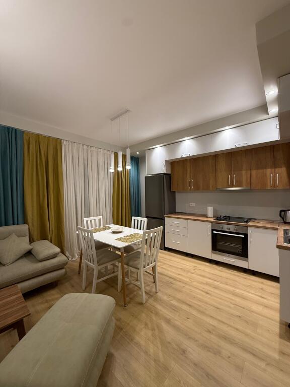Apartament me qera 1+1 Astir