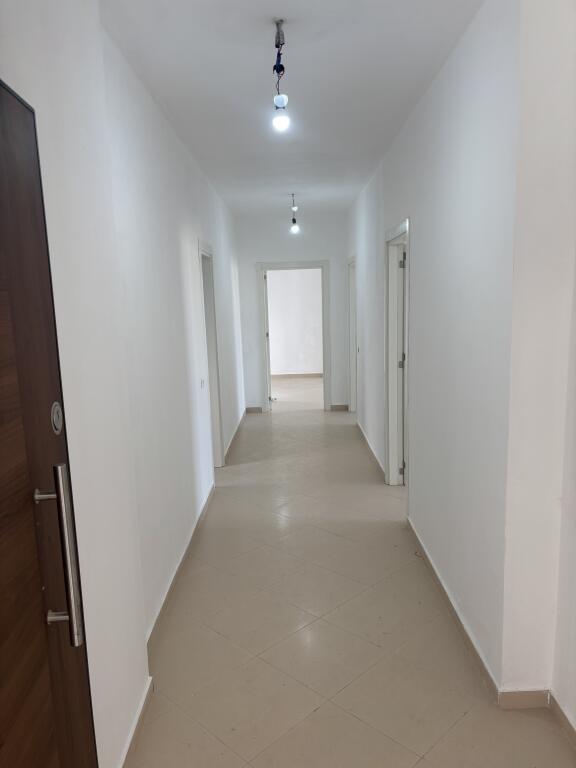 Shitet apartament 2+1 ne Fresk