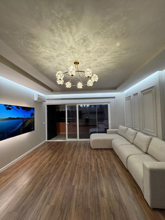 Apartament 2+1+2 per shitje, Prane Rruges se Kosovareve