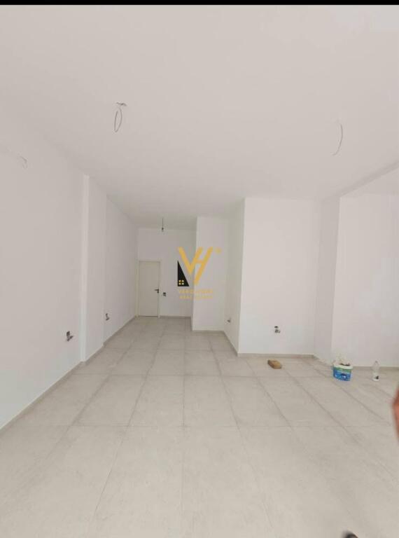 BUSINESS PREMISES 60 M2 FOR RENT IN DON BOSKO 50,000 LEKE