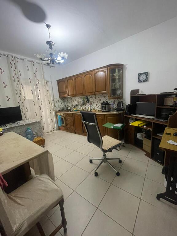 OCCASIONE VENDESI APPARTAMENTO 2+1 VICINO BLUESTAR  CENTRO DURRËS