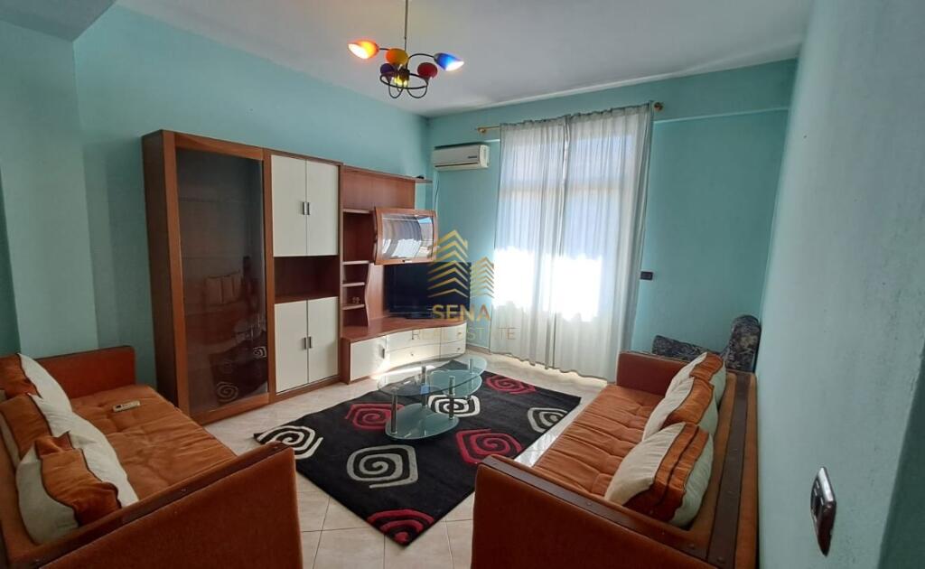 Qira, Hyrje Private, 1+1+blk,21 Dhjetori, 40,000 Lek/muaj