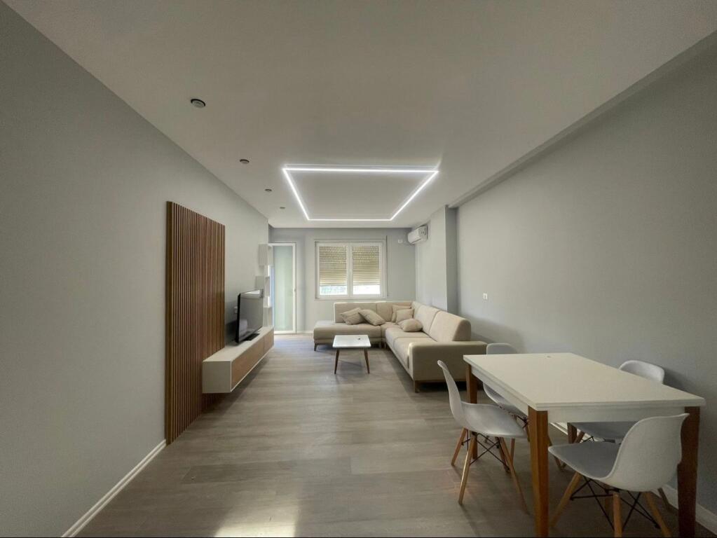 Apartament Për Qira 1+1 SHUME PRANE ME TRENIN