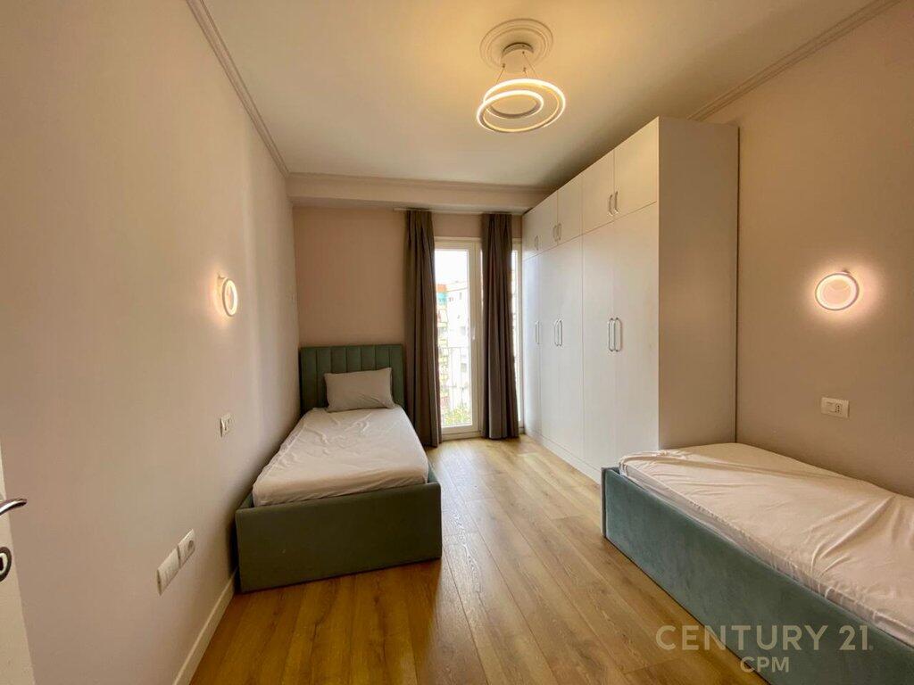 NE KOMUNEN E PARISIT JAPIM APARTAMENT 2+1+2+POST PARKIMI ME QIRA ! 1,100 € /Muaj
