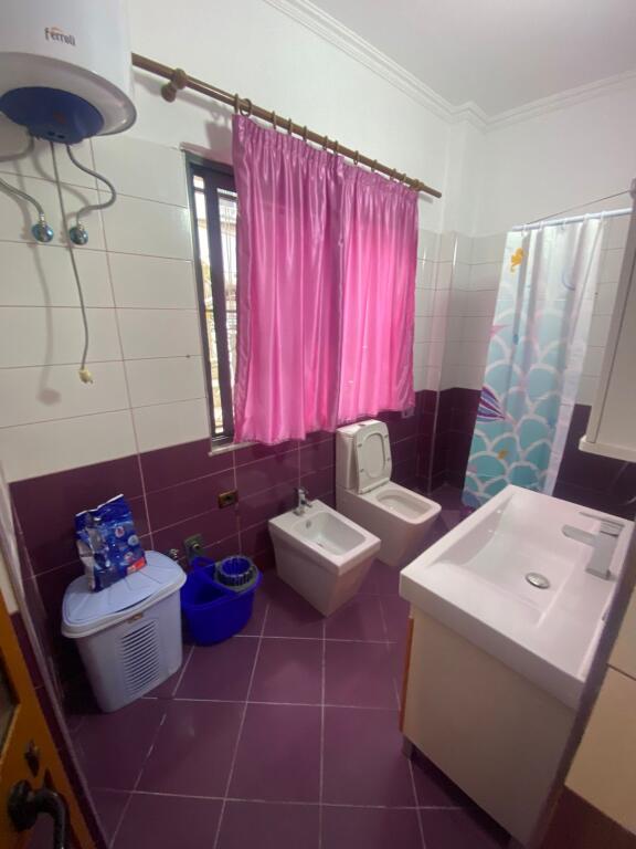 Selite jepet shtepi  2+1 me qera