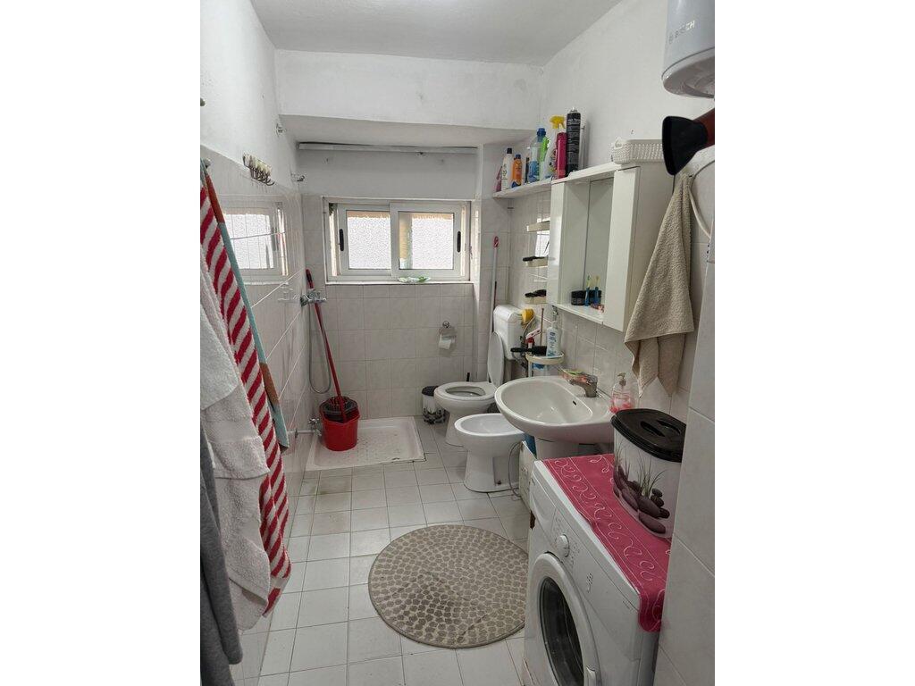 Appartamento +studio in Affitto a Oxhaku, Tirana