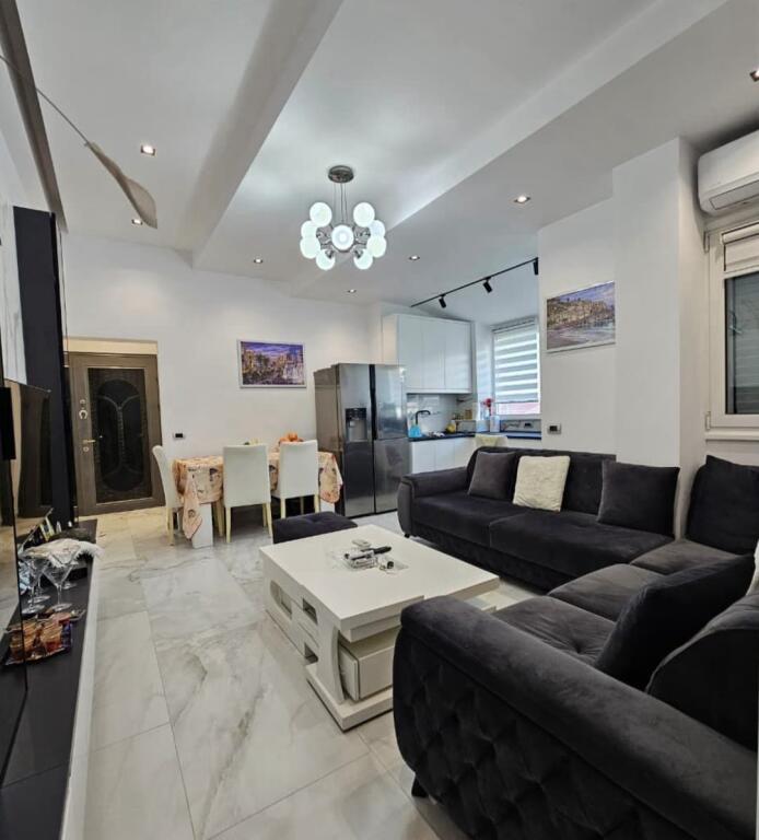 APPARTAMENTO 1+1 IN AFFITTO - ○ Posizione: Kristal Center,55,000 Lekë /   