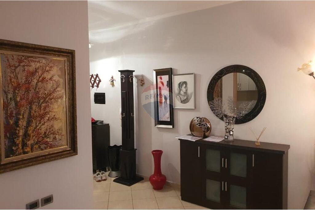 Apartament 2+1 (rruga e barrikadave)