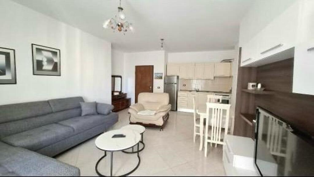 Apartament 2+1+2 me qira në Astir, Tiranë
