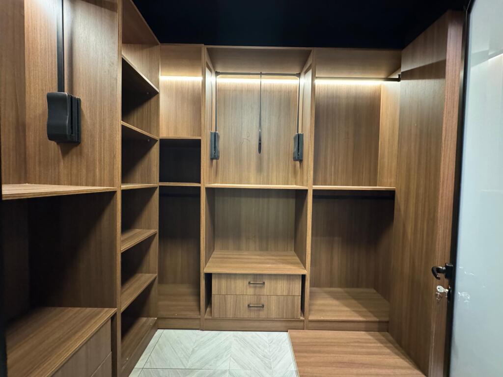 Apartament 2+1+2 per shitje, Prane Rruges se Kosovareve