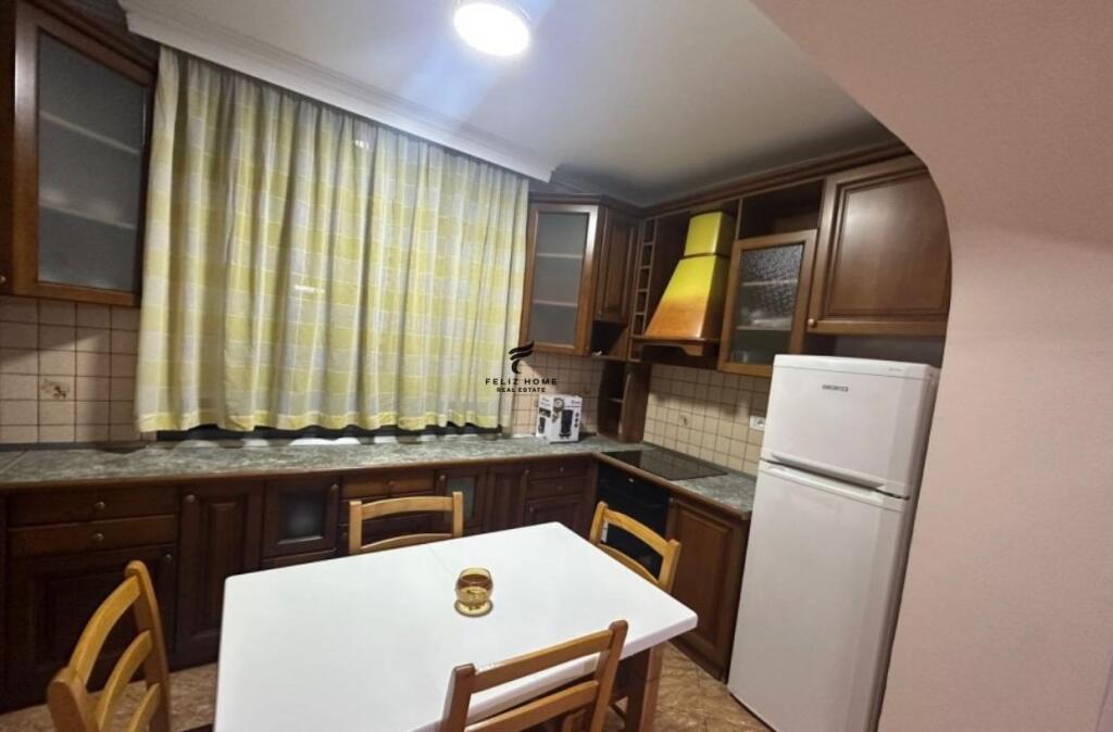 APARTAMENT ME QERA 2+1 FUSHA E AVIACIONIT 650 EURO