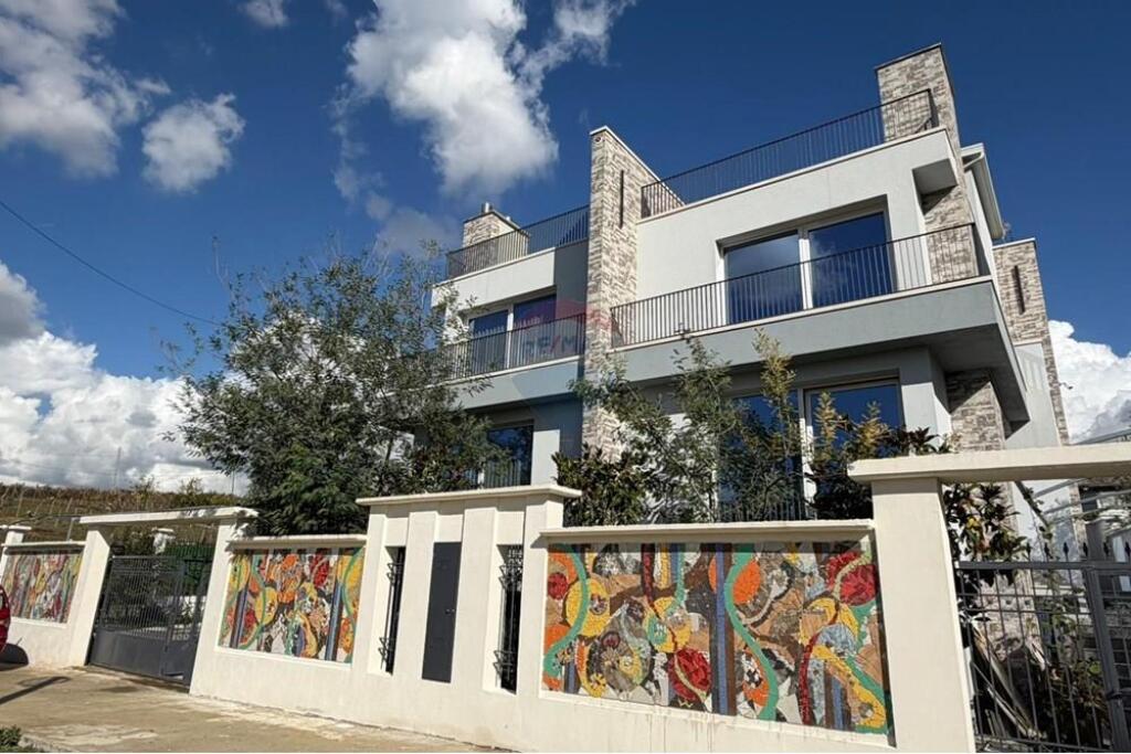 Vilë - Për Qira - Farkë, Tiranë