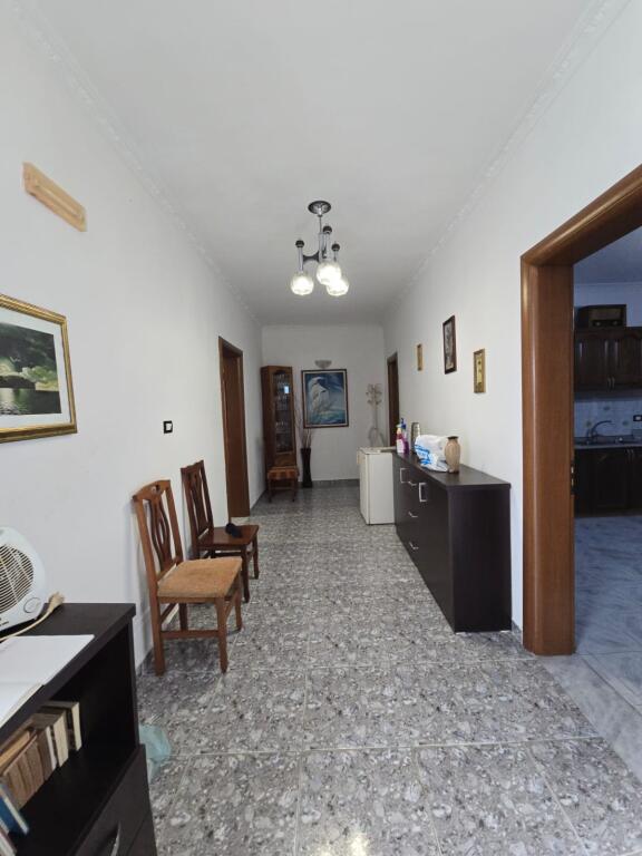 CASA 1 PIANO 2+1+DEPOSITO NEL CENTRO DI DURRËS