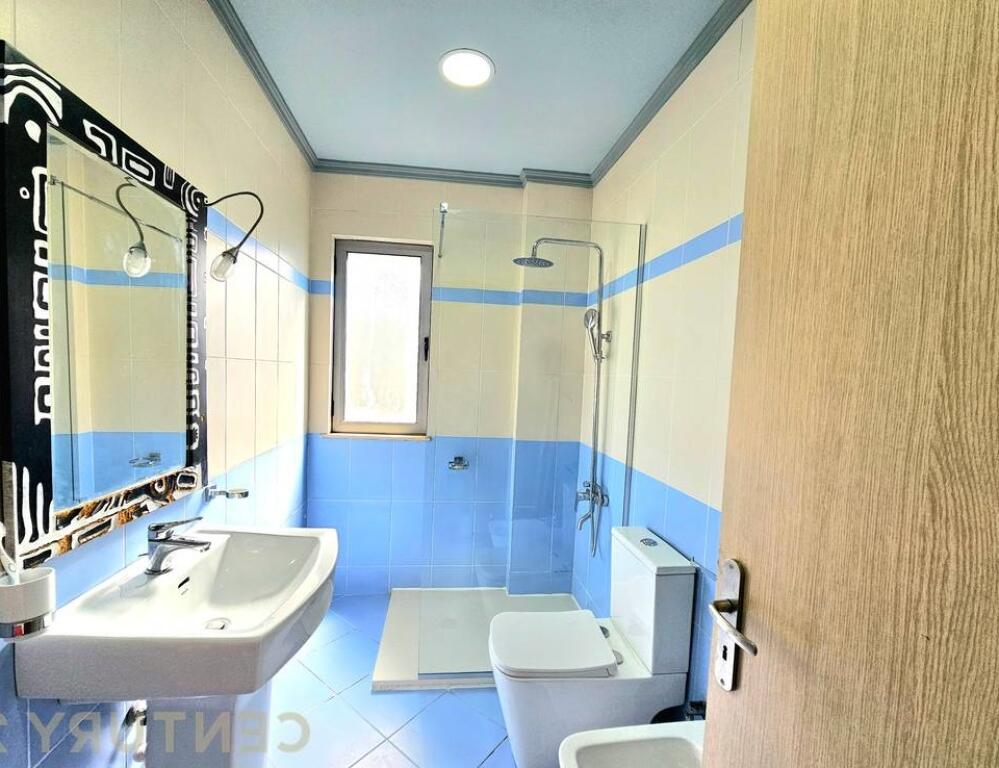 APARTAMENT 2+1 ME QIRA NE UNAZEN E RE,