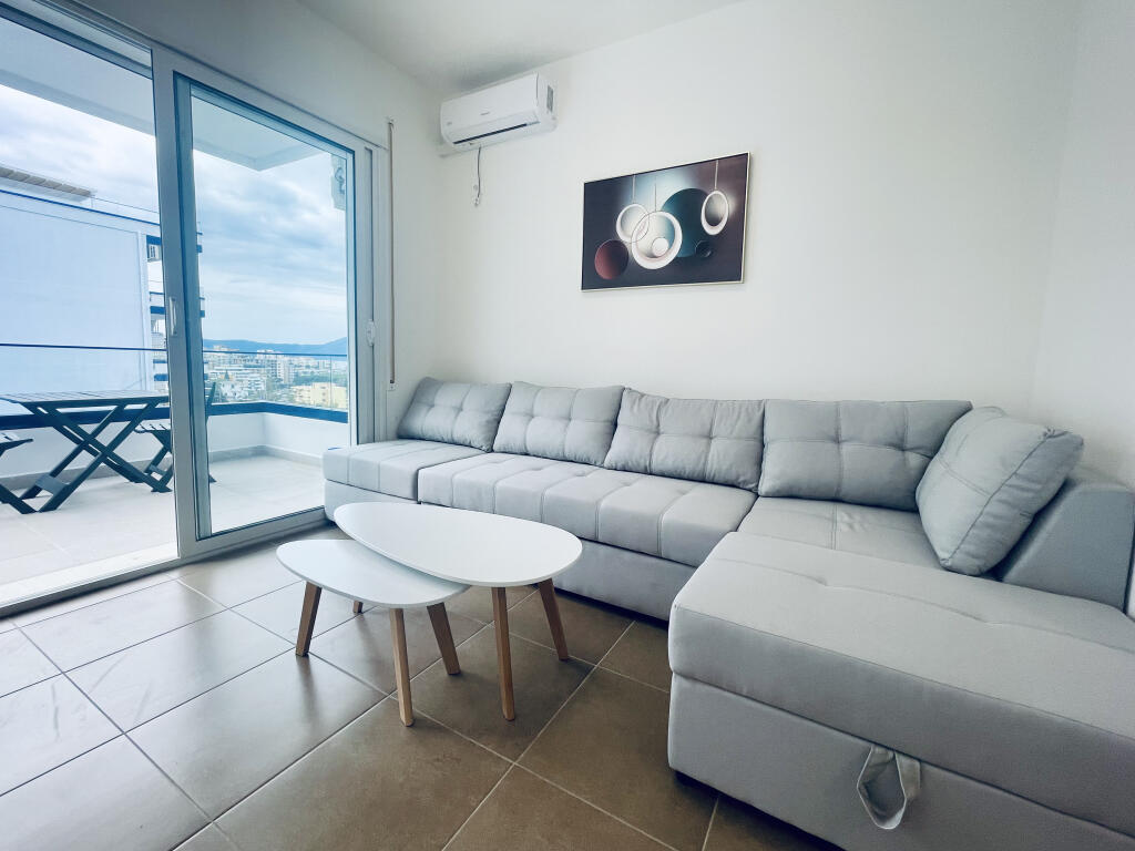 Appartamento NUOVO molto spazioso con vista mare