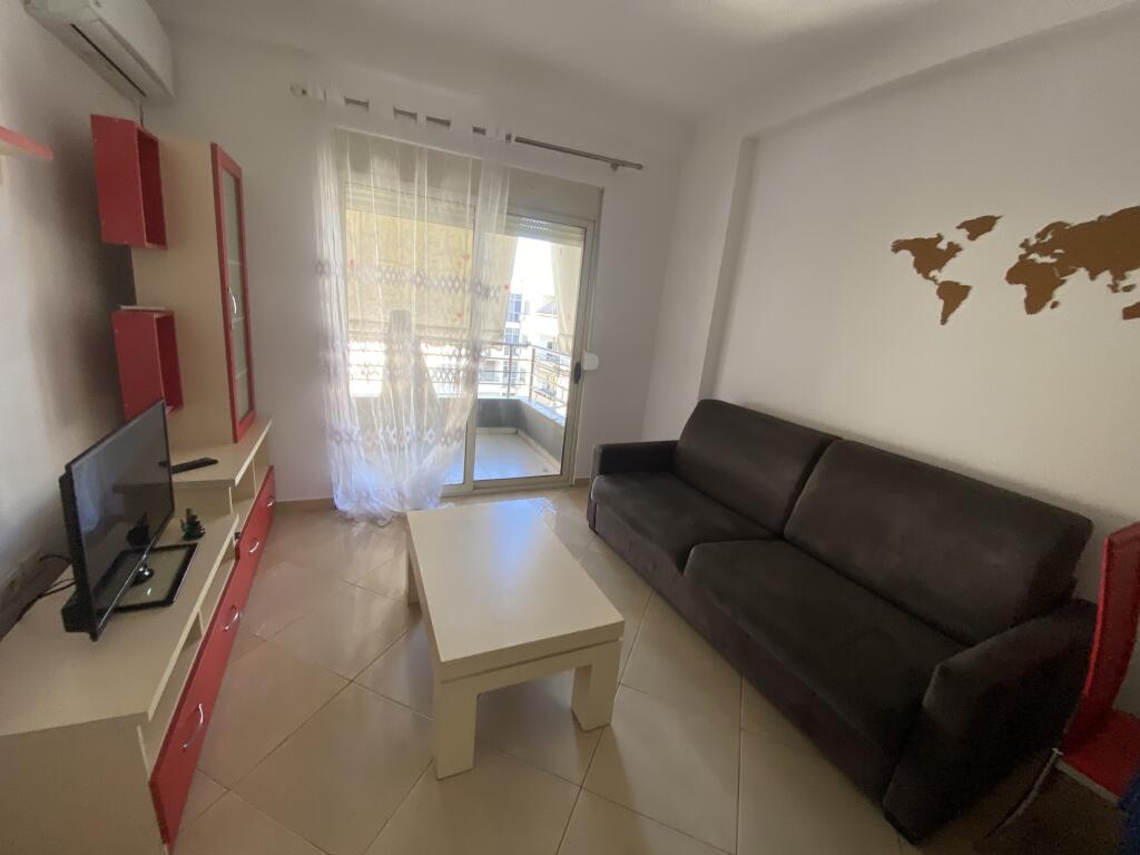 1+1,i mobiluar te eja studio ne astir,450 euro
