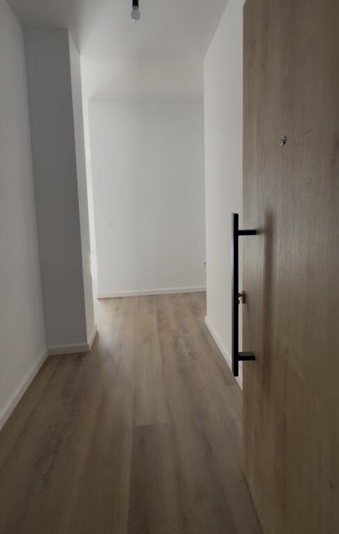 Apartament në shitje paskuqan
