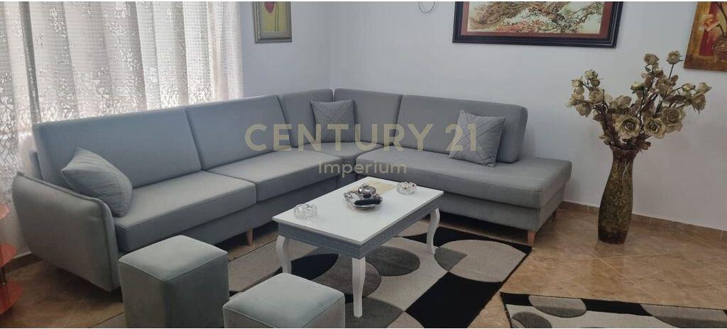 Villa su 3 Piani con Magazzino a Prush! 340.000 €