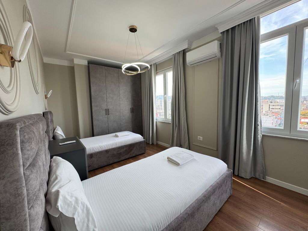 Apartament 2+1+2 per shitje te Ish-Ekspozita