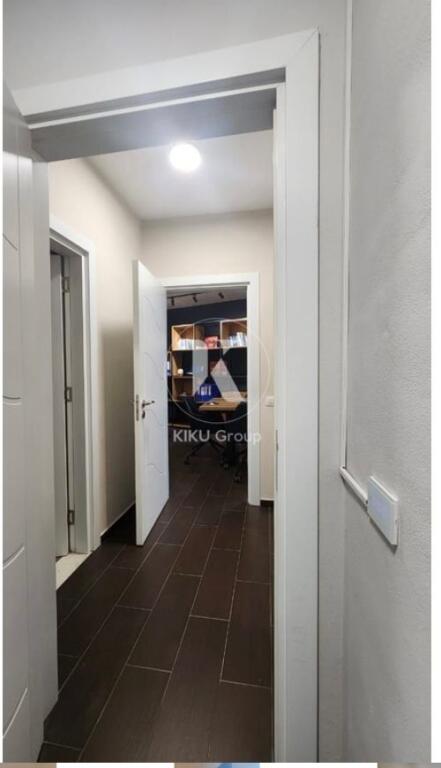 Ambjent me qera,prane le bon rruge e kosovareve,800 euro