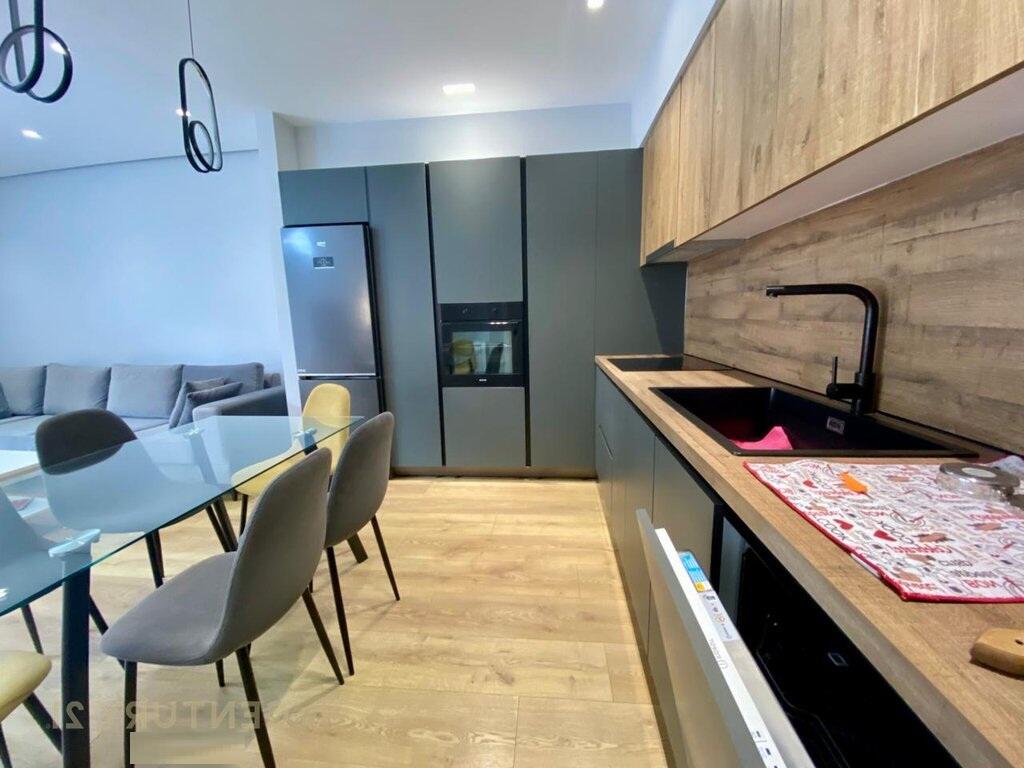 JAPIM APARTAMENT 2+1+2+POST PARKIMI ME QIRA NE KOMUNEN E PARISIT