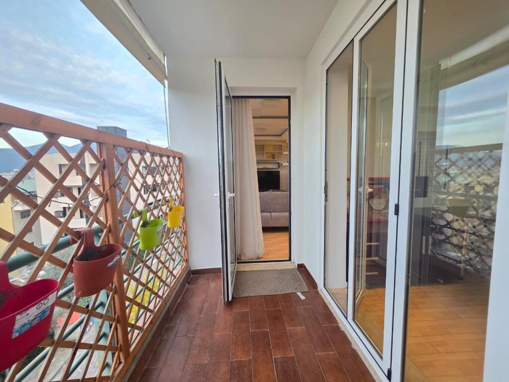 🏠Duplex for rent: 3+1+2wc (+ Balcony) 📍Res. Kodra e Diellit 1| 850€/month🔥 Absolute Quiet   Q5503 M.Gj  Division data:  - 2 bedrooms - 1 room / studio - 1 living room + 1 kitchen - 2 toilets  - 1 corridor  - 1 balcony  ✅TOTAL AREA: 140m² ✅Net Area: 128m² ✅FLOOR: 3  ✅BUILDING FLOORS: 5 ✅New building: Yes ✅Orientation: SW ✅ELEVATOR: NO ✅MORTGAGE: Yes  The apartment is located at the beginning of Residence Kodra e Diellit 1, overlooking Tirana. Very preferred location and absolute quiet.  • Large and bright space • Chiller system • Functional chimney • Dishwasher  • Air conditioner in every room  Price: 850€ net  *Advance payment (GUARANTEE WITH OWNER): 3 months  Tel / Whatsapp : 