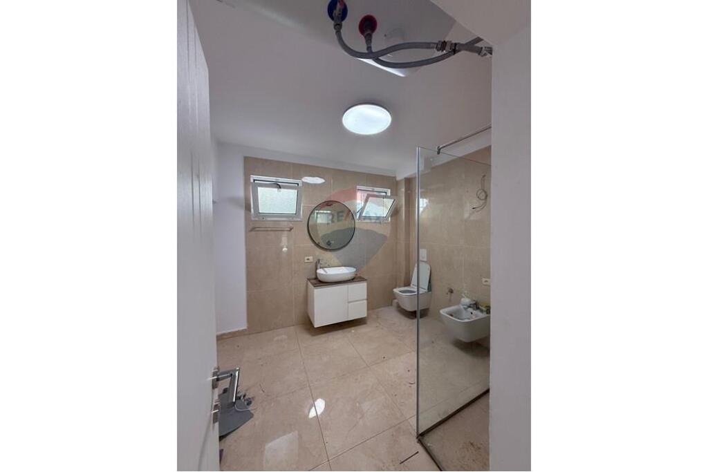 APARTAMENT 2+1 BOSH PER ZYRA TE MARGARITA TUTULANI