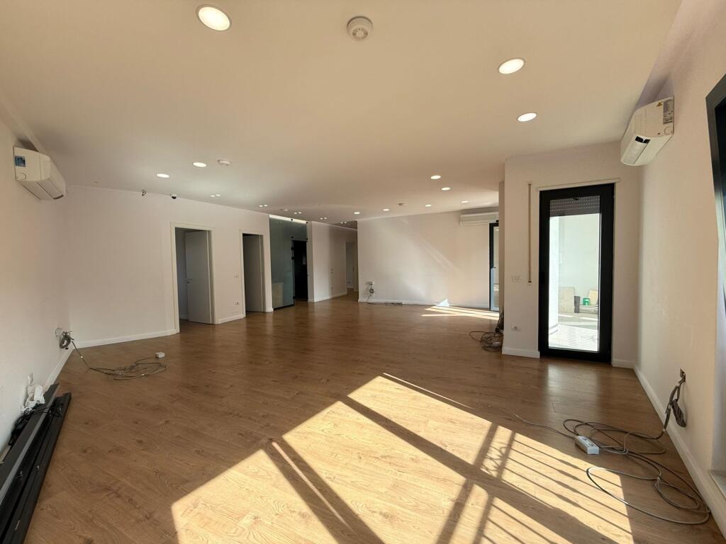 Apartment For Rent For Office, Mozart Building