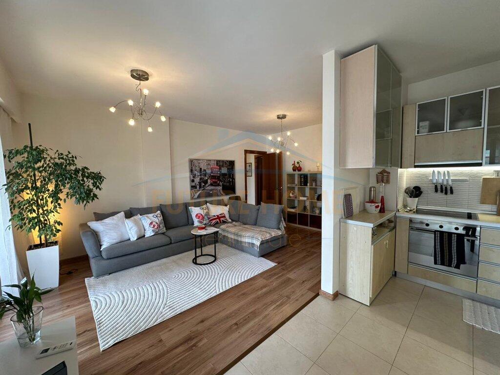 AFFITTASI APPARTAMENTO 2+1+2 POSTI AUTO A MYSLYM SHYR