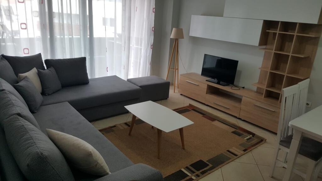 Jepet me qera 2+1 ne astir mobiluar te KFC 500 eu