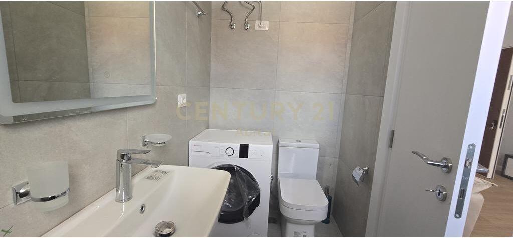 Shitet Apartament 1+1 pranë Zojës së Këshillit të Mirë!