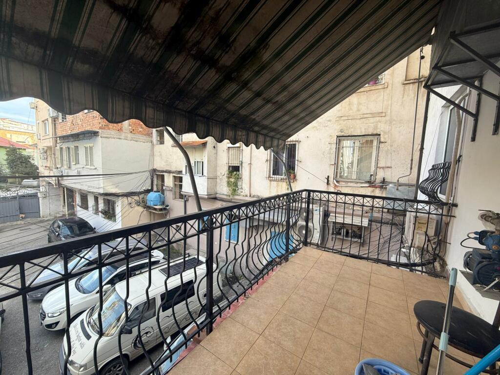 Appartamento in Vendita, IN Via Durazzo