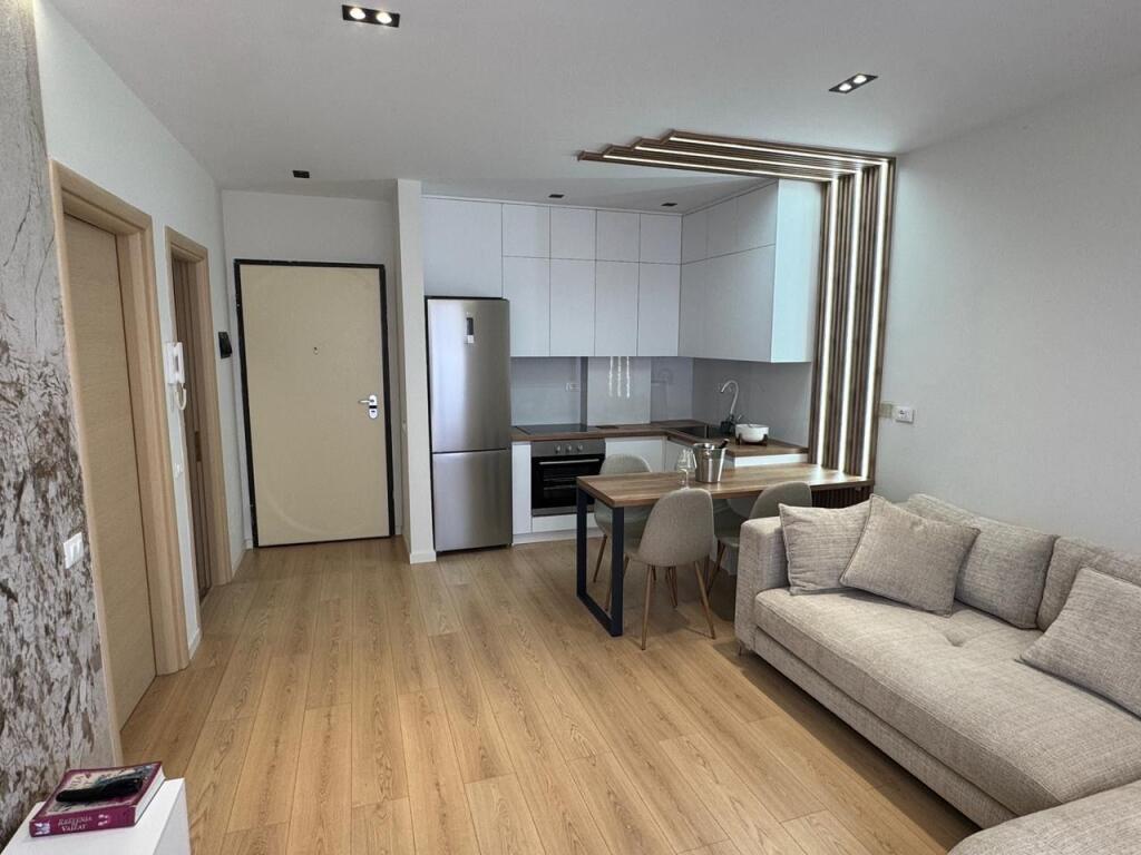 Qerret 1+1 Per shitje vijë e parë