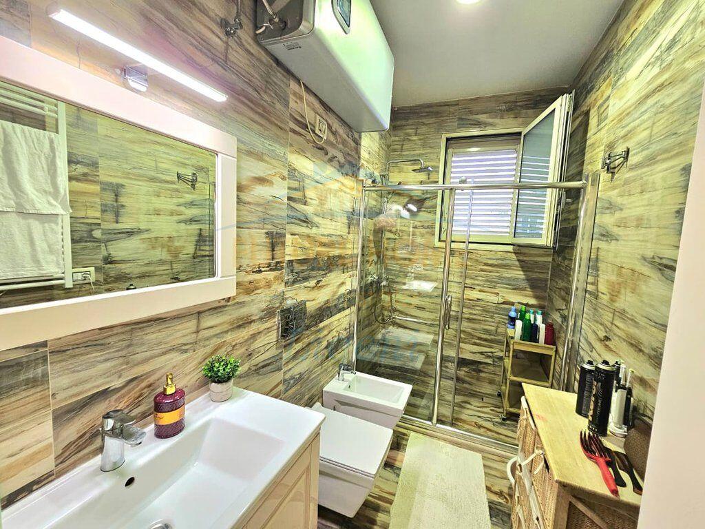 SHITET APARTAMENT 2+1+POST PARKIMI , LIQENI I THATE