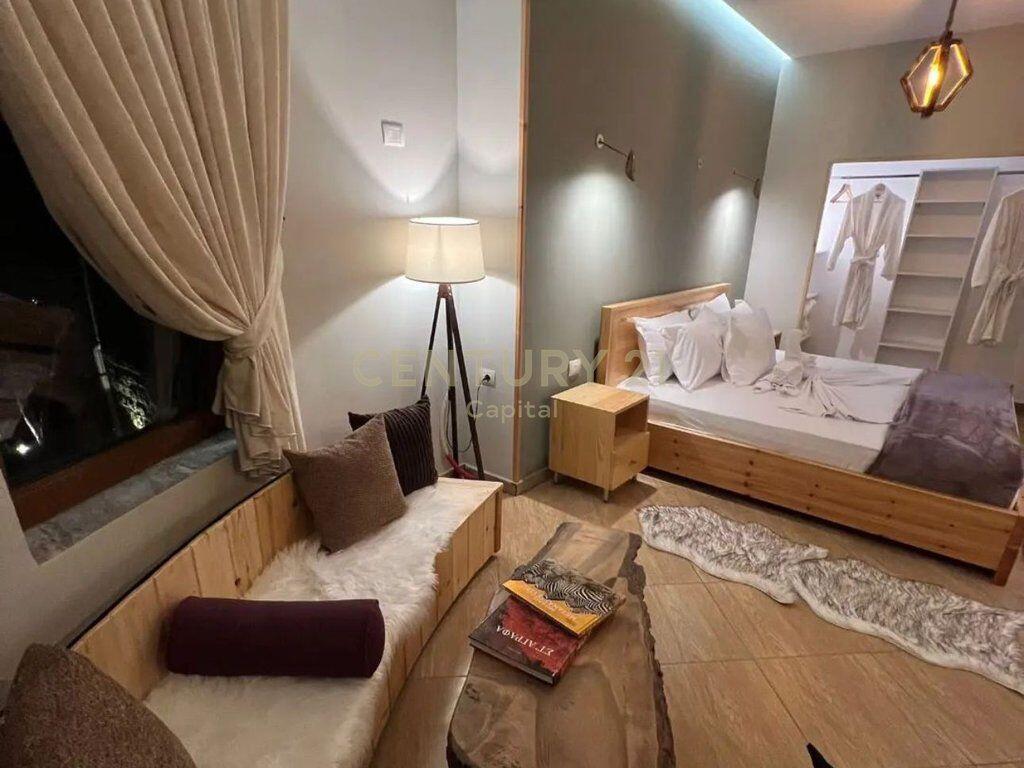 Super hotel ne shitje ne Voskopojë.