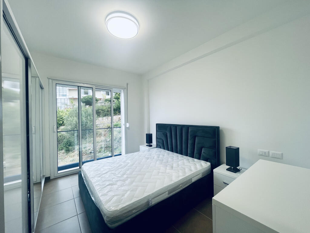 Appartamento NUOVO molto spazioso con vista mare