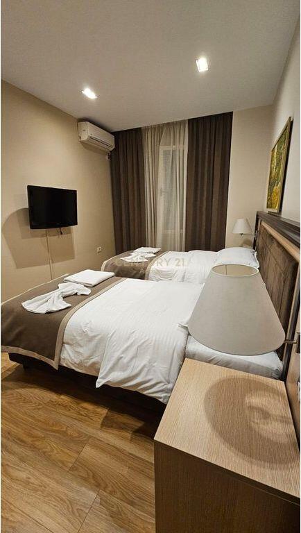 JAPIM ME QIRA APARTAMENT 2+1+2,RRUGA FROSINA PLAKU! 600 € /Muaj