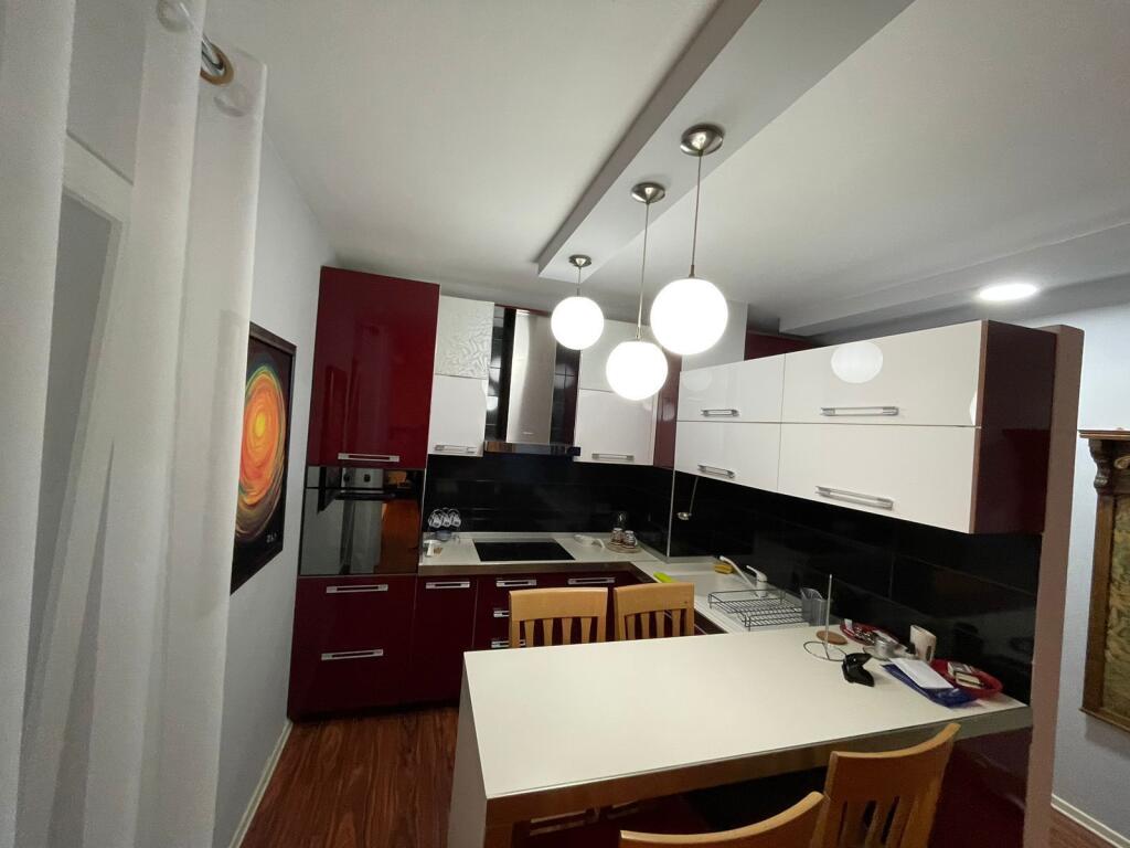 Shitet, Apartament 2+1+2 Liqeni Thate,Tirane