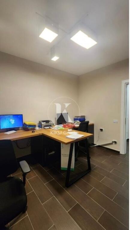 Ambjent me qera,prane le bon rruge e kosovareve,800 euro