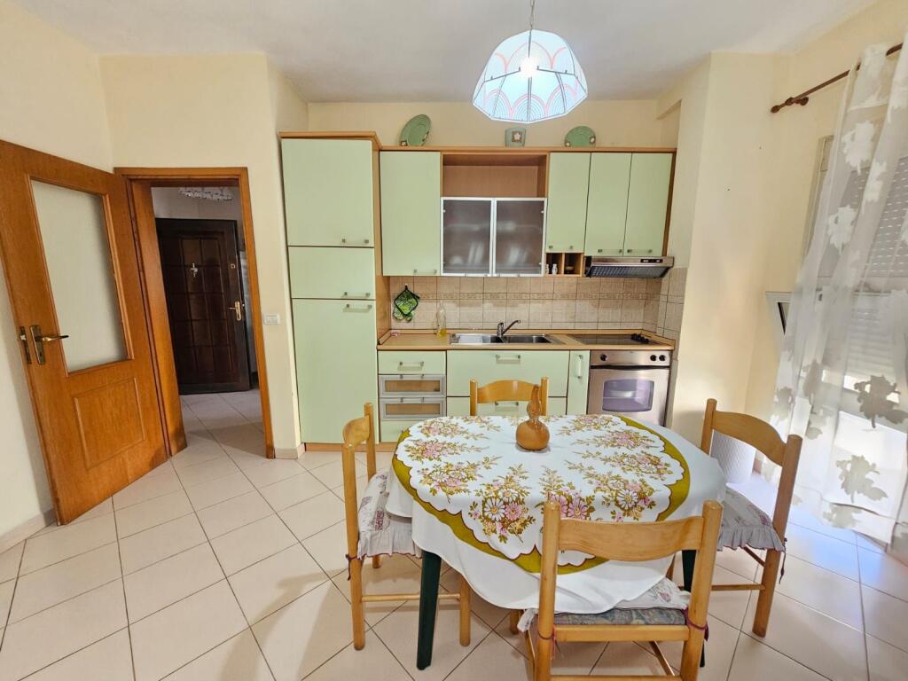 Jepen me qera Apartament 1+1  ne Plazh Hekurudha,Durrës
