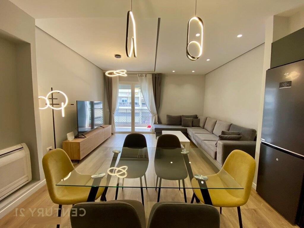 JAPIM APARTAMENT 2+1+2+POST PARKIMI ME QIRA NE KOMUNEN E PARISIT